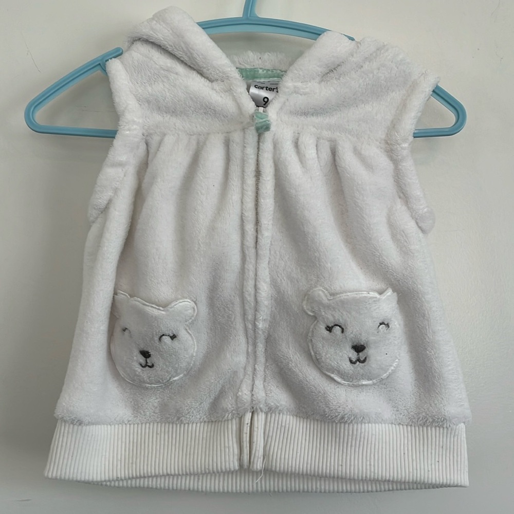 Carter’s faux fur hoodie size 9 months